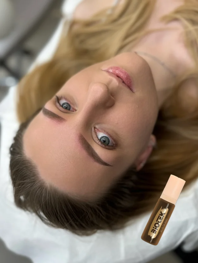 Podkreślenie urody mojej klientki pigmentami BIOTEK Sex On The Beach w technice Ombre Brows 🤍

Zapraszam na naturalny makijaż permanentny 509 099 199

#biotek #majerskiacademy